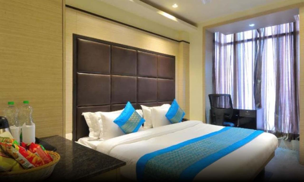 Hotel Royal Grand Yeni Delhi Dış mekan fotoğraf