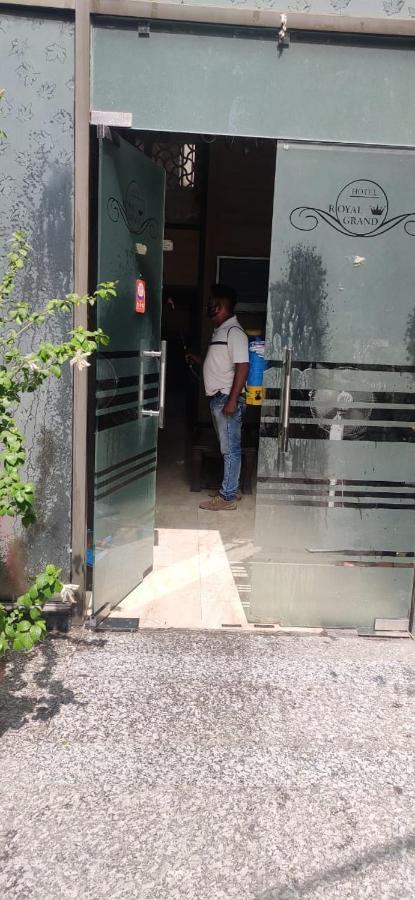 Hotel Royal Grand Yeni Delhi Dış mekan fotoğraf
