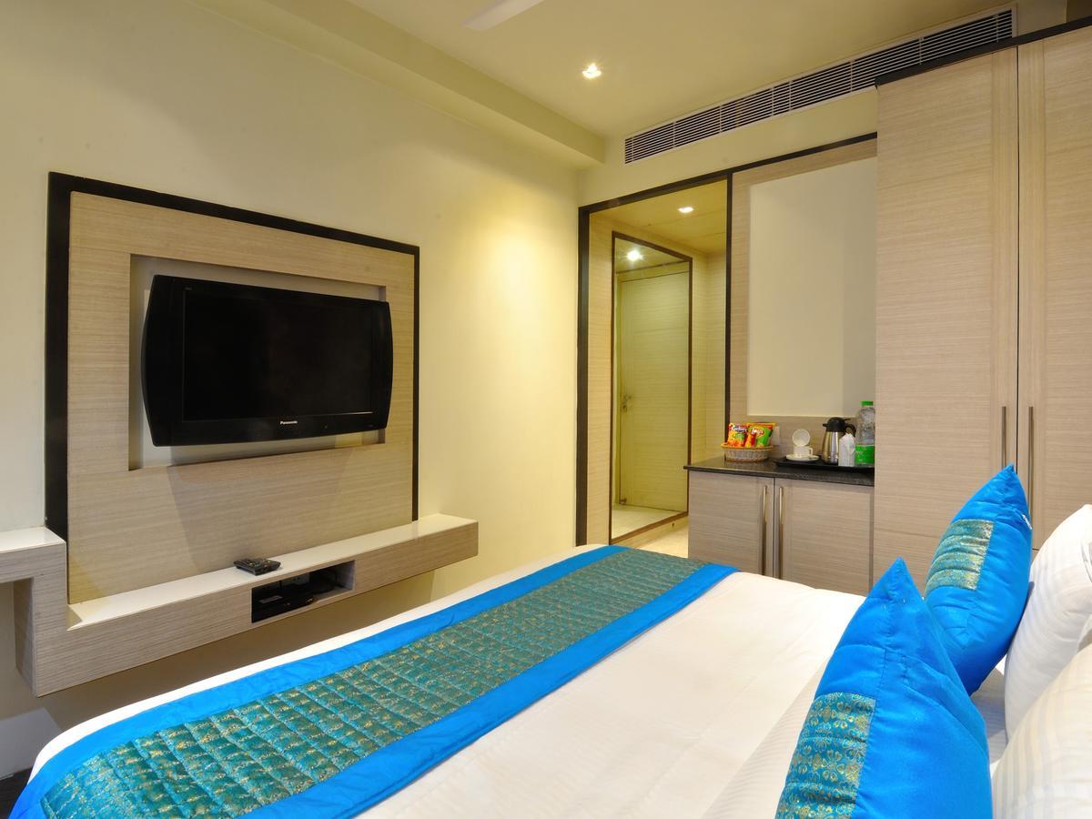 Hotel Royal Grand Yeni Delhi Dış mekan fotoğraf