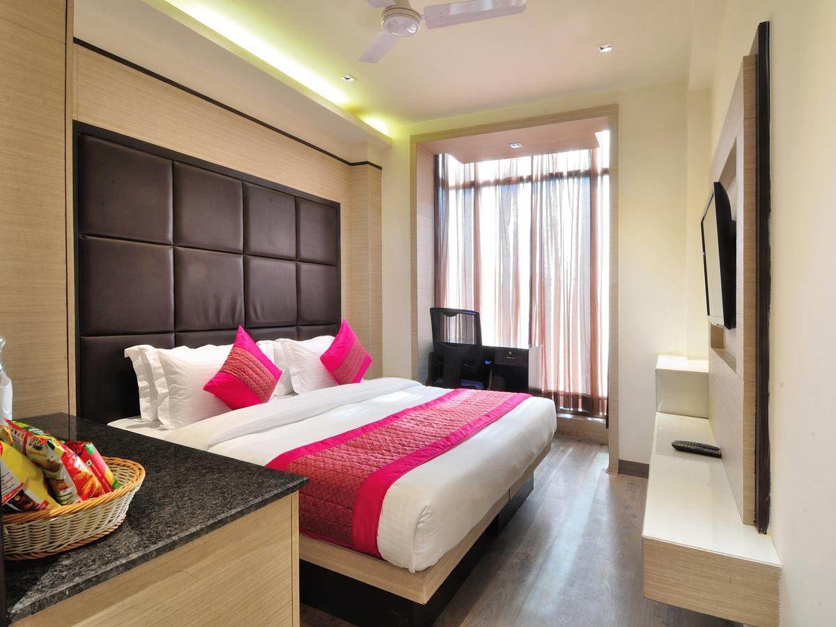 Hotel Royal Grand Yeni Delhi Dış mekan fotoğraf