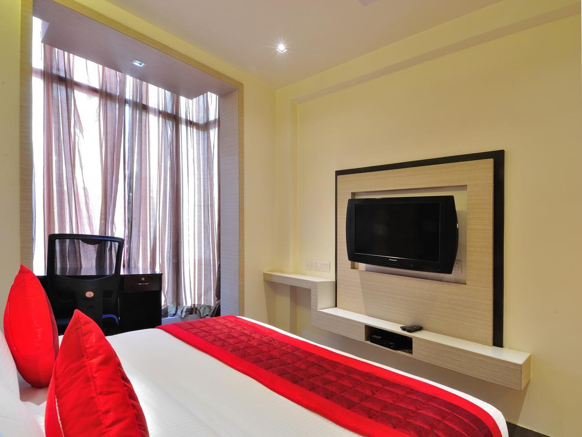 Hotel Royal Grand Yeni Delhi Dış mekan fotoğraf