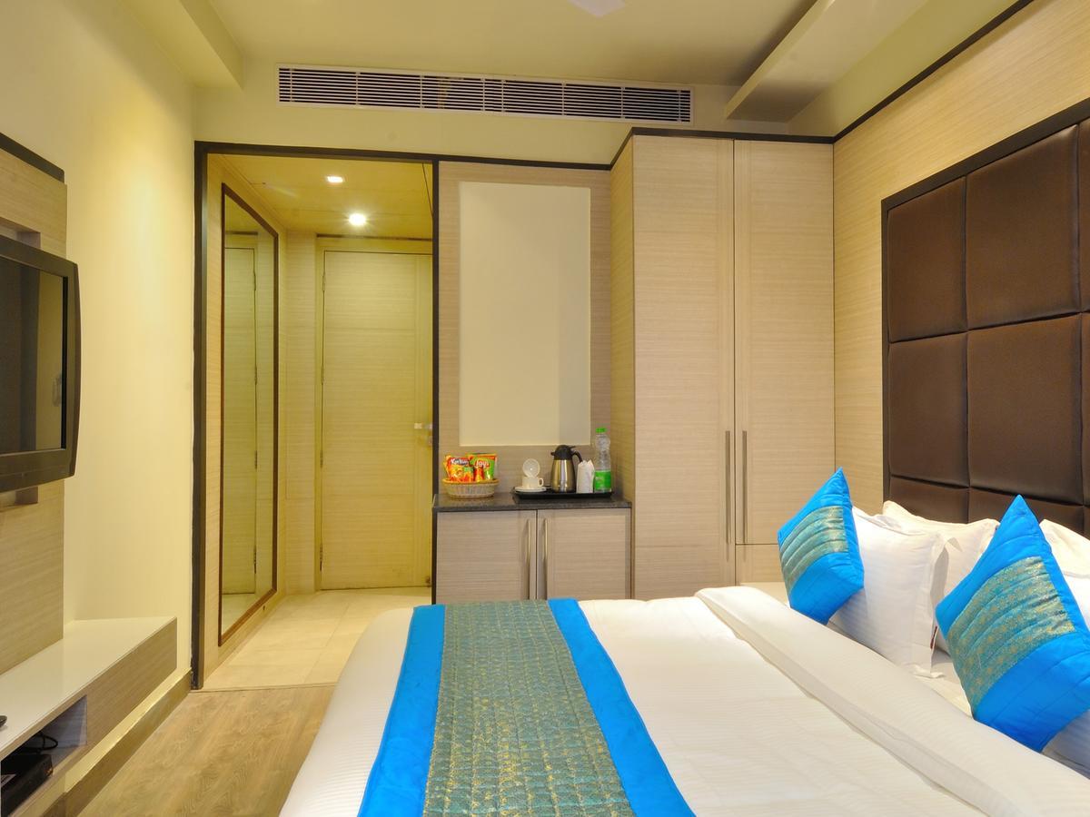 Hotel Royal Grand Yeni Delhi Dış mekan fotoğraf